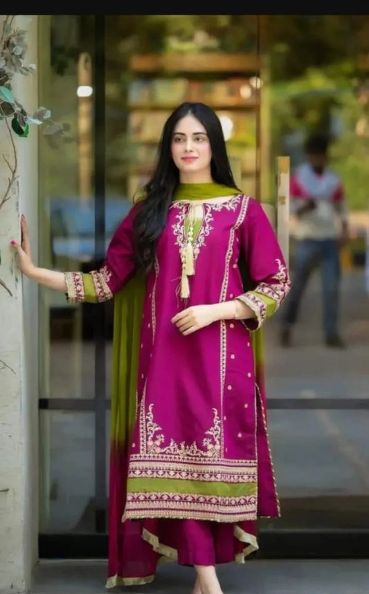 Pink Embroidered Lawn 3 Pcs Suit